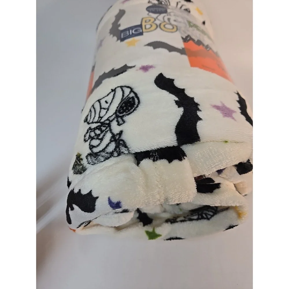 Peanuts Snoopy Halloween Plush Throw Blanket 5'‎ x 6' Oversized - The Big One